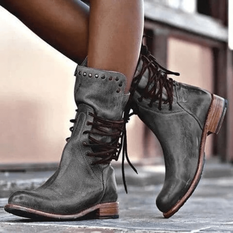Simone | Bottines rétro mi-hautes avec lacets et clous