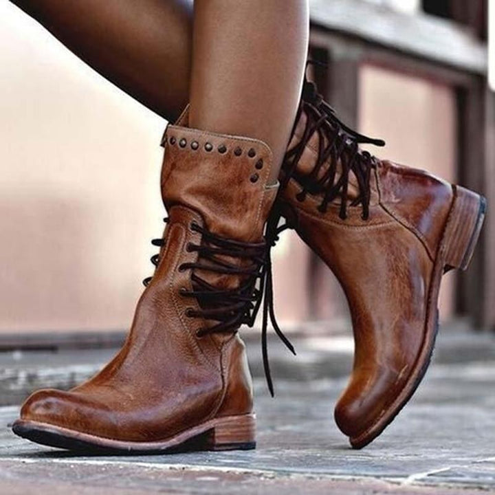 Simone | Bottines rétro mi-hautes avec lacets et clous